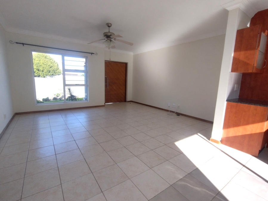 5 Bedroom Property for Sale in Wavecrest Eastern Cape